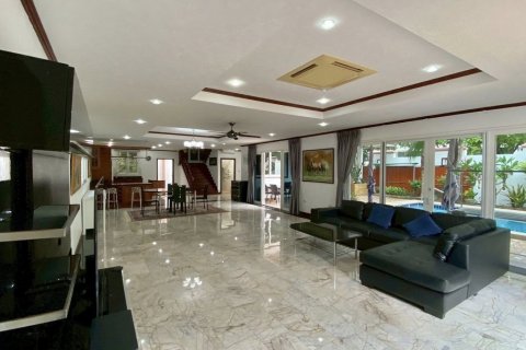 Haus in Pattaya, Thailand 4 Schlafzimmer № 133614 - Foto 7