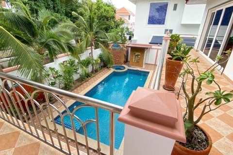 Haus in Pattaya, Thailand 4 Schlafzimmer № 133614 - Foto 6