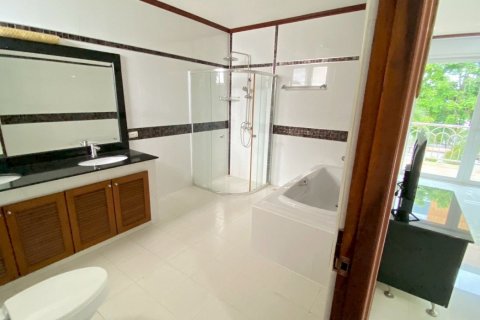 Haus in Pattaya, Thailand 4 Schlafzimmer № 133614 - Foto 23