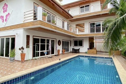 Haus in Pattaya, Thailand 4 Schlafzimmer № 133614 - Foto 4