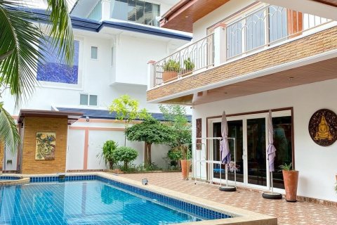 Haus in Pattaya, Thailand 4 Schlafzimmer № 133614 - Foto 3
