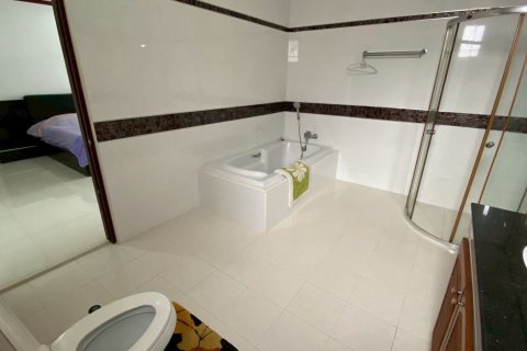 Haus in Pattaya, Thailand 4 Schlafzimmer № 133614 - Foto 16