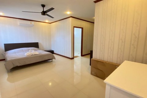 Haus in Pattaya, Thailand 4 Schlafzimmer № 133614 - Foto 25