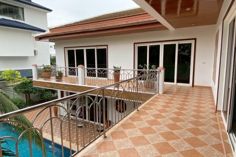 Haus in Pattaya, Thailand 4 Schlafzimmer № 133614 - Foto 17