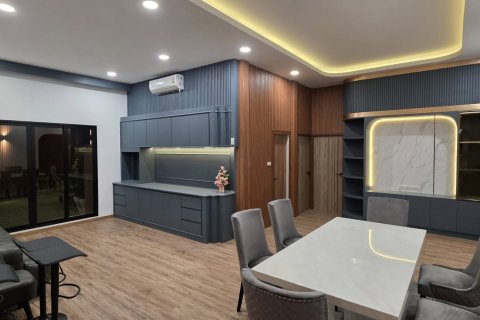 Casa de 3 dormitorios en Pattaya, Tailandia № 133613 - foto 9