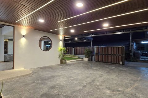 Casa de 3 dormitorios en Pattaya, Tailandia № 133613 - foto 4