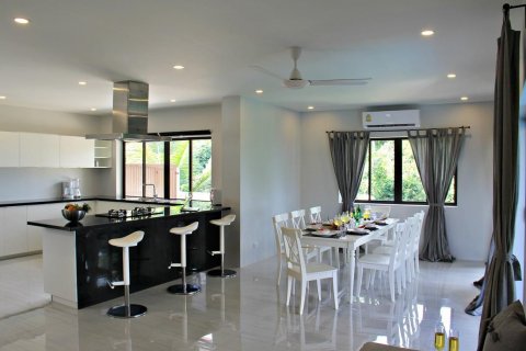 Chalet de 5 dormitorios en Ko Samui, Tailandia № 139475 - foto 4