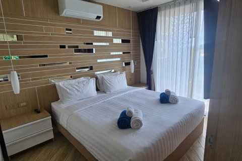 Apartamento de 2 habitaciones en Pattaya, Tailandia № 163877 - foto 4