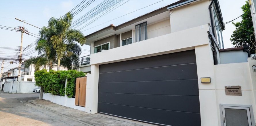 Chalet de 2 dormitorios en Pattaya, Tailandia № 163879