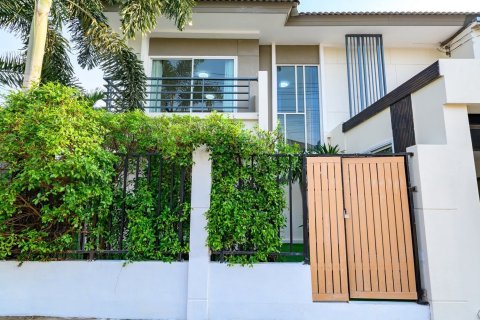 Chalet de 2 dormitorios en Pattaya, Tailandia № 163879 - foto 6