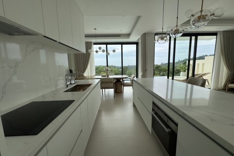 Chalet de 4 dormitorios en Pattaya, Tailandia № 163878 - foto 11