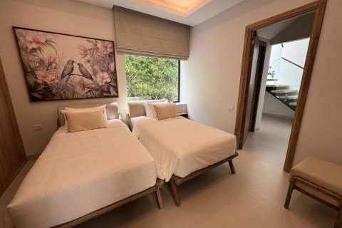 Chalet de 4 dormitorios en Pattaya, Tailandia № 163878 - foto 23