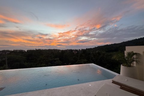 Chalet de 4 dormitorios en Pattaya, Tailandia № 163878 - foto 5