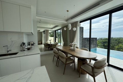 Chalet de 4 dormitorios en Pattaya, Tailandia № 163878 - foto 2