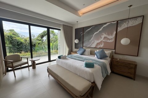 Chalet de 4 dormitorios en Pattaya, Tailandia № 163878 - foto 13