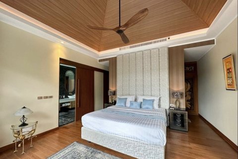 Chalet de 3 dormitorios en Phuket, Tailandia № 164270 - foto 2