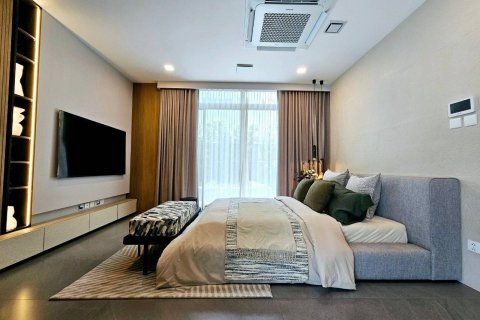 Casa de 4 dormitorios en Bangkok, Tailandia № 180505 - foto 18