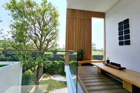 House in Bangkok, Thailand 4 bedrooms № 180505