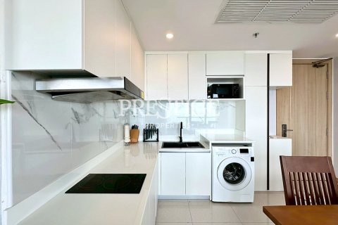 Condo in Pattaya, Thailand, 2 bedrooms № 197571 - photo 8