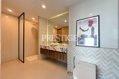 Condo in Pattaya, Thailand, 2 bedrooms № 197571 - photo 13