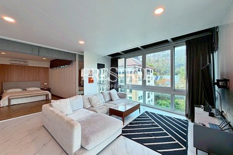 Condo in Pattaya, Thailand, 2 bedrooms № 197573 - photo 3