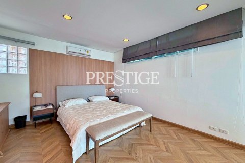 Condo in Pattaya, Thailand, 2 bedrooms № 197573 - photo 11