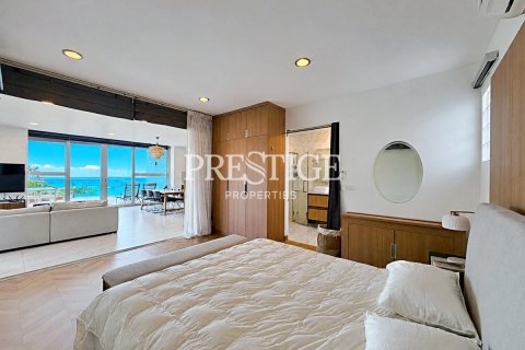Condo in Pattaya, Thailand, 2 bedrooms № 197573 - photo 12