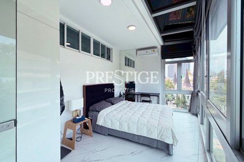 Condo in Pattaya, Thailand, 2 bedrooms № 197573 - photo 17