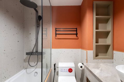 Condominio de 3 dormitorios en Bangkok, Tailandia № 209669 - foto 12