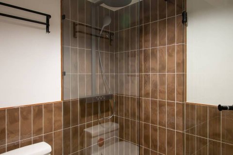 Condominio de 3 dormitorios en Bangkok, Tailandia № 209669 - foto 14