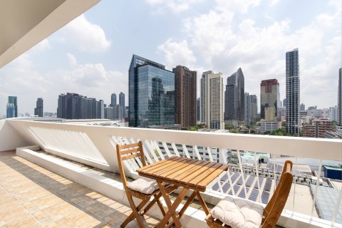 Condominio de 3 dormitorios en Bangkok, Tailandia № 209669 - foto 3