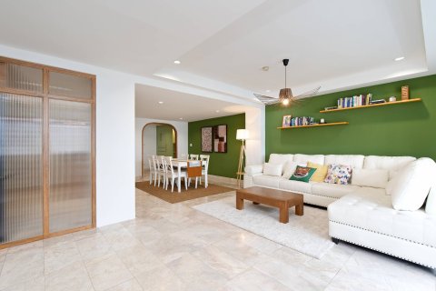 Condominio de 3 dormitorios en Bangkok, Tailandia № 209669 - foto 2