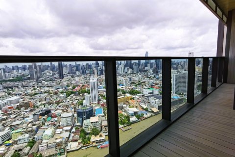 Ático de 3 dormitorios en Bangkok, Tailandia № 209666 - foto 23