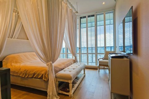 Ático de 3 dormitorios en Bangkok, Tailandia № 209666 - foto 16