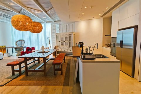 Ático de 3 dormitorios en Bangkok, Tailandia № 209666 - foto 4