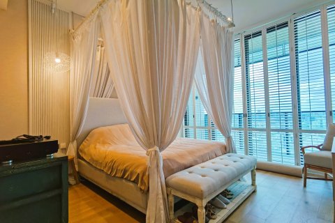 Ático de 3 dormitorios en Bangkok, Tailandia № 209666 - foto 17