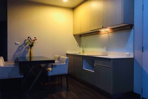 Condo à Bang Kapi, Bangkok, Thaïlande, 2 chambres № 70917 - photo 2