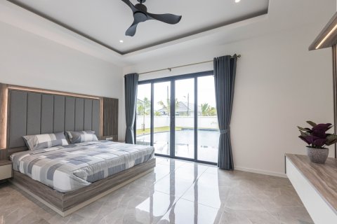Chalet de 3 dormitorios en Hua Hin, Tailandia № 169725 - foto 2