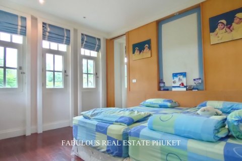 Chalet de 4 dormitorios en Kathu, Tailandia № 179874 - foto 10