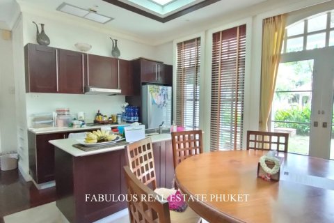Chalet de 4 dormitorios en Kathu, Tailandia № 179874 - foto 15