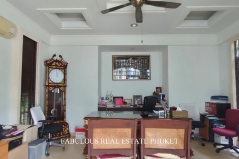 Chalet de 4 dormitorios en Kathu, Tailandia № 179874 - foto 16