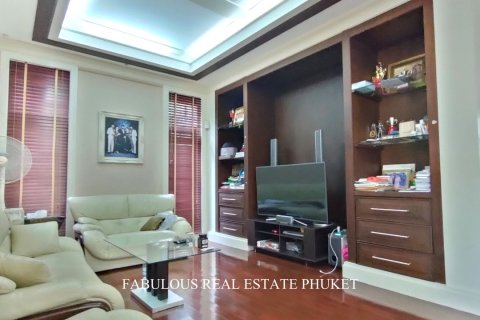 Chalet de 4 dormitorios en Kathu, Tailandia № 179874 - foto 11