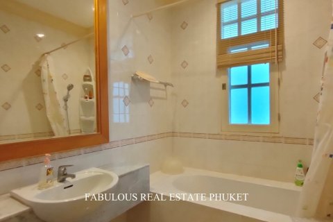 Chalet de 4 dormitorios en Kathu, Tailandia № 179874 - foto 6