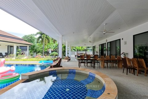 Chalet de 7 dormitorios en Bang Tao, Tailandia № 179869 - foto 8
