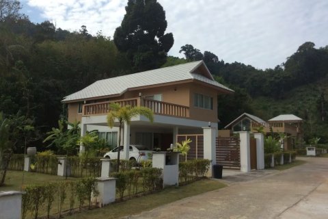 Chalet de 3 dormitorios en Phuket, Tailandia № 148795