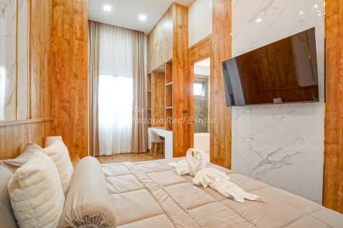 Casa de 6 dormitorios en Bang Lamung, Tailandia № 160178 - foto 29