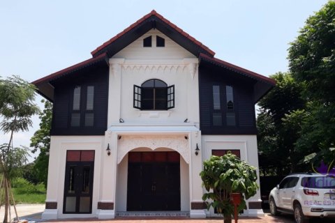 Casa de 3 dormitorios en Hang Dong, Tailandia № 160182