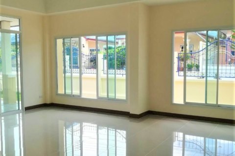 Casa de 3 dormitorios en Pattaya, Tailandia № 205455 - foto 4