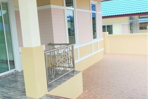 Casa de 3 dormitorios en Pattaya, Tailandia № 205455 - foto 3