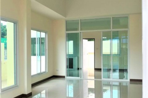 Casa de 3 dormitorios en Pattaya, Tailandia № 205455 - foto 6